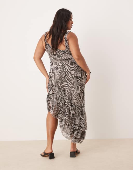 ASOS DESIGN Curve – Gerüschtes Midikleid mit Animalprint, U-Ausschnitt und asymmetrischem Rüschensaum, 4 von 4