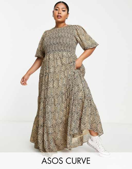 ASOS DESIGN Curve - Gesmokte lange jurk met stroken in dierenprint