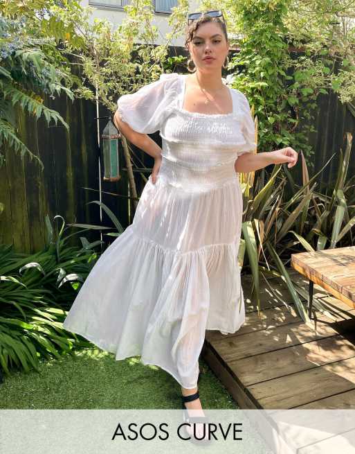 ASOS DESIGN Curve – Gesmoktes Midi-Skater-Kleid in Weiß mit eckigem Ausschnitt und unversäuberten Kanten