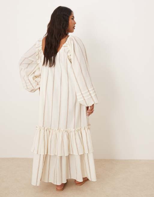 ASOS DESIGN Curve – Gestreiftes Maxikleid mit gerafftem Tunnelausschnitt und Stufensaum, 4 von 4