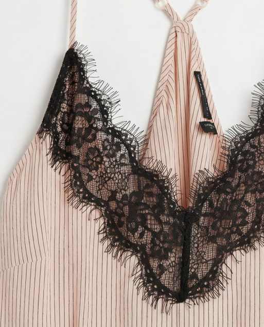 ASOS DESIGN Curve – Gestreiftes Sommerkleid in Maxilänge mit Spitzenborte und schmalen Trägern , 7 von 7