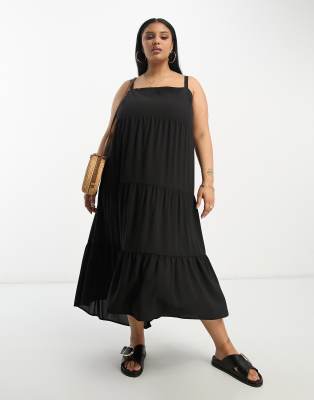 ASOS DESIGN Curve - Gestuftes Maxikleid in Schwarz mit nach hinten abfallendem Saum-Black