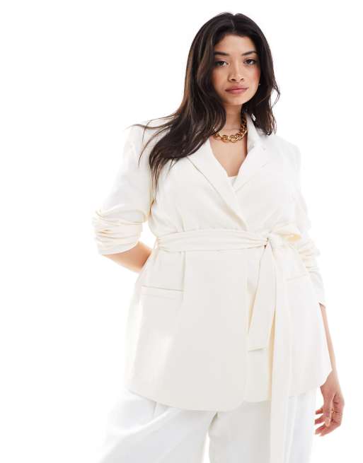 ASOS DESIGN Curve - Getailleerde blazer met riem in crème