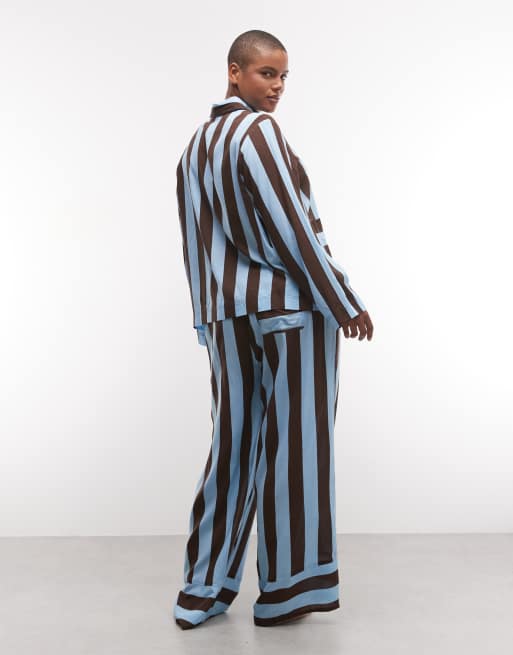 ASOS DESIGN Curve geweven modal pyjamaset met lange mouwen in blauwe streep, 4 van 4