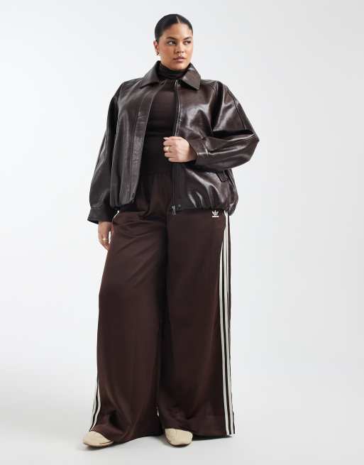 ASOS DESIGN Curve - Giacca bomber oversize in pelle sintetica color cioccolato, 2 di 4