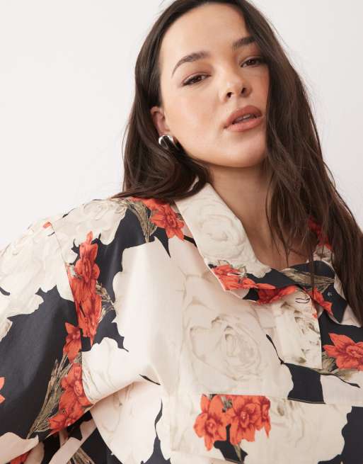 ASOS DESIGN Curve - Giacca con collo a imbuto e tasca applicata rossa a fiori in coordinato, 2 di 4