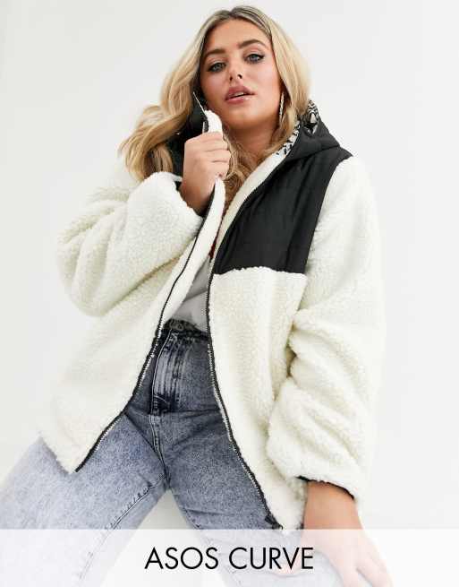 ASOS DESIGN Curve - Giacca in pile crema con contrasti animalier
