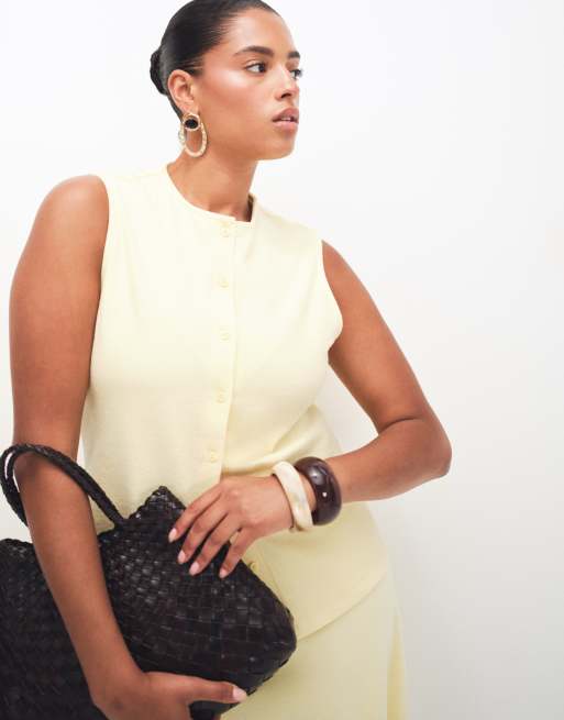 ASOS DESIGN Curve - Gilet girocollo testurizzato color latticello in coordinato