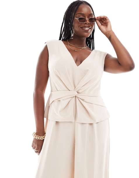 ASOS DESIGN Curve - Gilet-jumpsuit met overslag en V-hals in lichtbeige - view 1