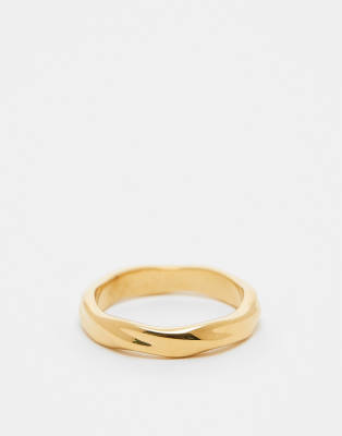 ASOS DESIGN Curve - Goldfarbener Ring aus wasserfestem Edelstahl mit verdrehtem Design