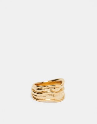 ASOS DESIGN Curve - Goldfarbener Ring aus wasserfestem Edelstahl mit wellenförmigem, geschmolzenem Design