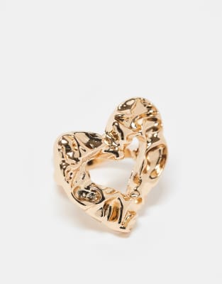 ASOS DESIGN Curve - Goldfarbener Ring mit überdimensionalem geschmolzenem Herz-Design