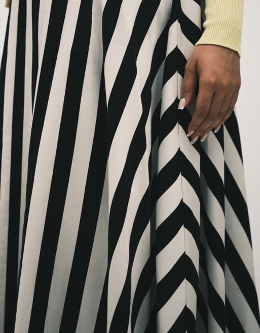 ASOS DESIGN Curve - Gonna a ruota voluminosa in rasatello di cotone a righe, 3 di 5