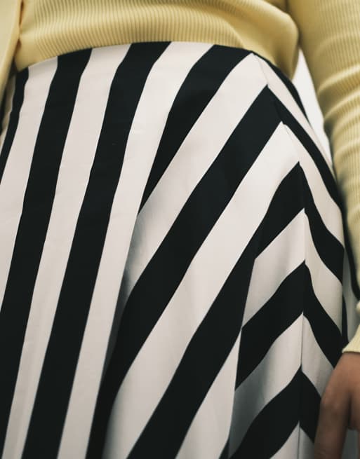 ASOS DESIGN Curve - Gonna a ruota voluminosa in rasatello di cotone a righe, 4 di 5