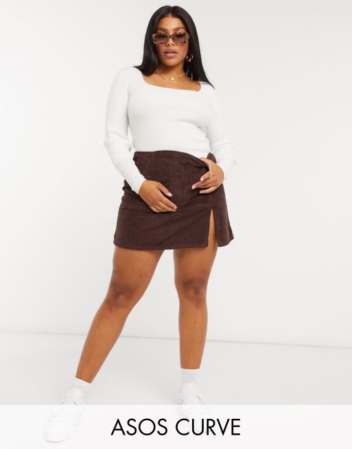 ASOS DESIGN Curve - Gonna con spacco sul fondo in denim a coste color cioccolato