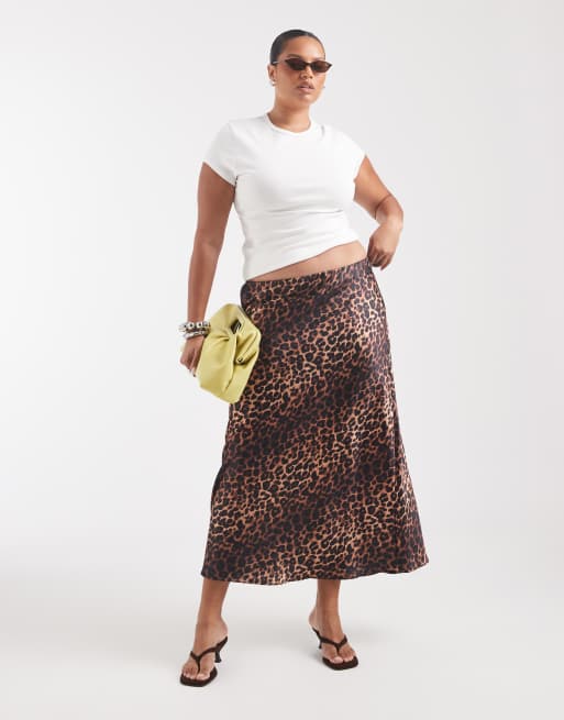 ASOS DESIGN Curve gonna lunga in raso taglio sbieco con stampa animalier