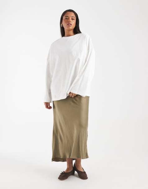 ASOS DESIGN Curve - Gonna lunga taglio sbieco in raso verde oliva - view 1