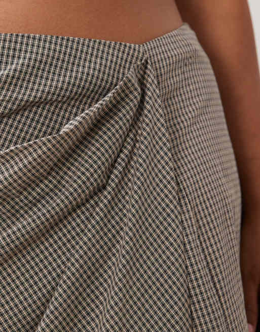 ASOS DESIGN Curve gonna midi a quadri con dettaglio hitch e volume, 3 di 5