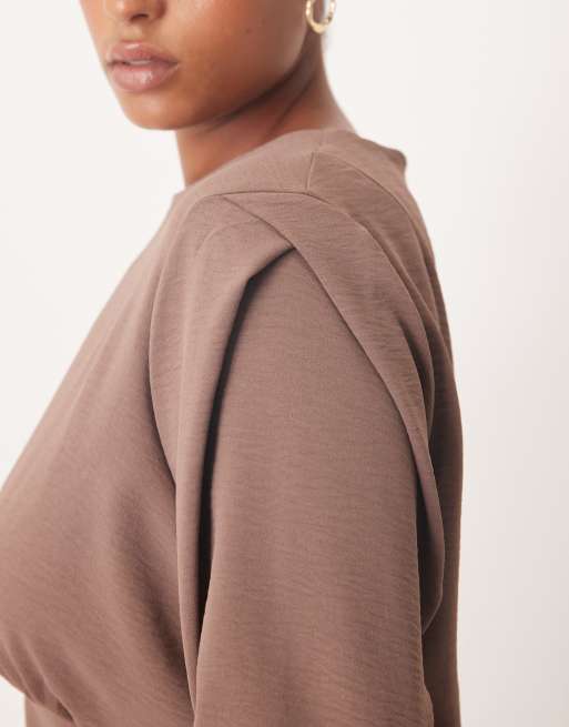 ASOS DESIGN Curve - Gråbrun slip-maxikjole i satin med skråsnit og brystdetalje, 2 af 4