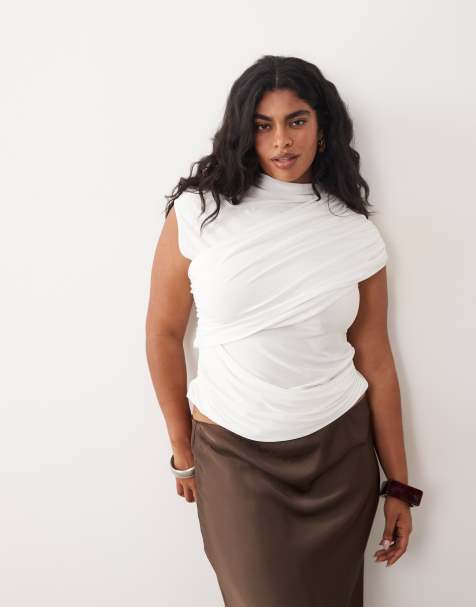 ASOS DESIGN Curve – Gräddvit, åtsmitande topp med rysch och drapering - view 1
