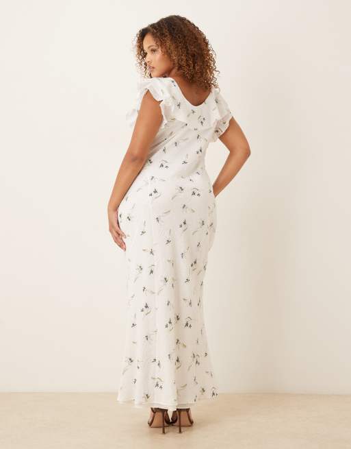 ASOS DESIGN Curve – Gräddvit, småblommig, texturerad maxiklänning med volang och hjärtformad ringning, 4 av 4
