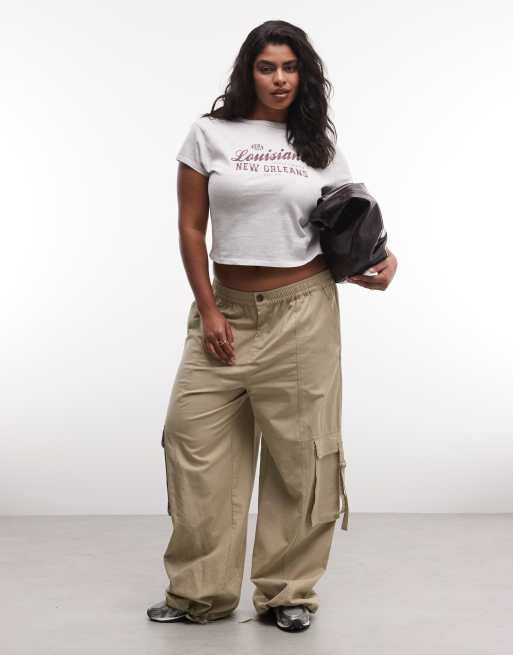 ASOS DESIGN Curve – Gråmelerad, krympt t-shirt med 'Louisiana'-tryck, 2 av 4