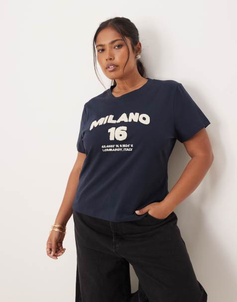 ASOS DESIGN Curve – Granatowy przylegający i krótki T-shirt z szenilową grafiką z napisem „Milano” - view 1