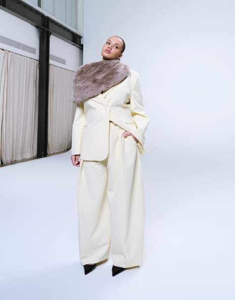 ASOS DESIGN Curve – Gula, avslappnade, figursydda byxor med barrelben - view 1