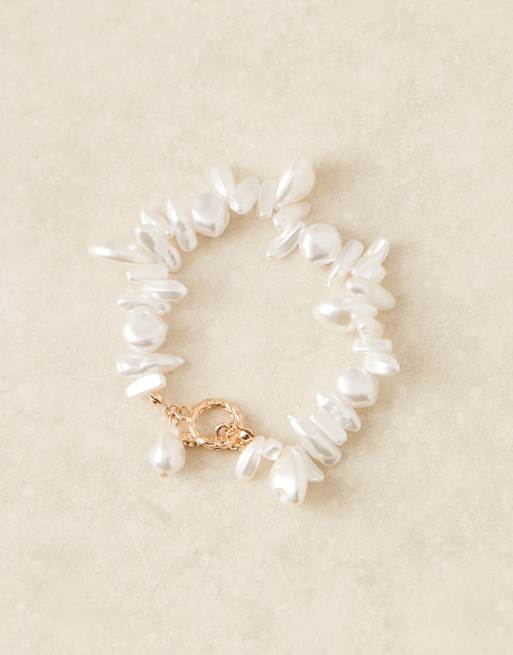 ASOS DESIGN Curve – Guldfärgat armband med fuskpärlor och stavlås, 2 av 3