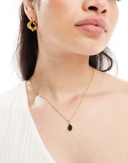 ASOS DESIGN Curve – Guldfärgat halsband med svart emaljhänge med smält design