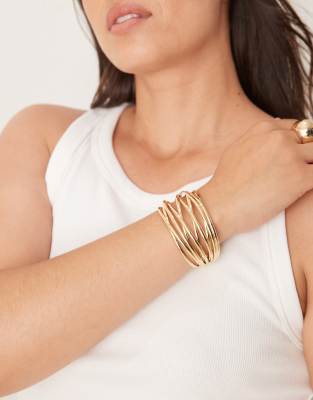 ASOS DESIGN Curve – Guldfärgat manschettarmband i ståltrådsdesign - view 1