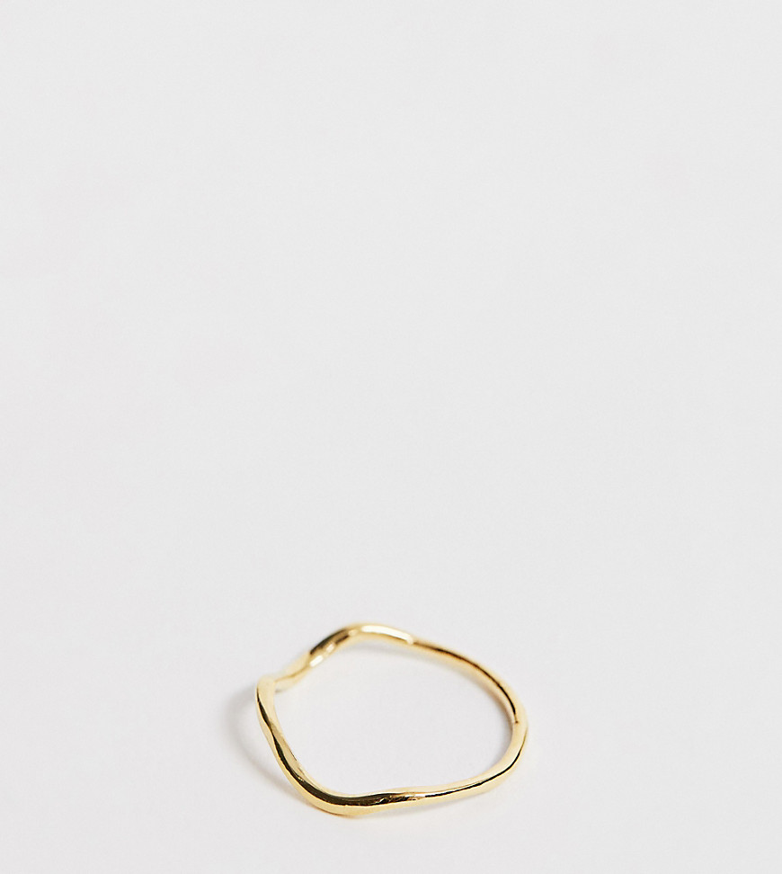 ASOS DESIGN Curve – Guldpläterad ring med vågig form i äkta silver