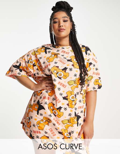 ASOS DESIGN Curve – Halloween – Brzoskwiniowy T-shirt do spania we wzór w Troskliwe Misie