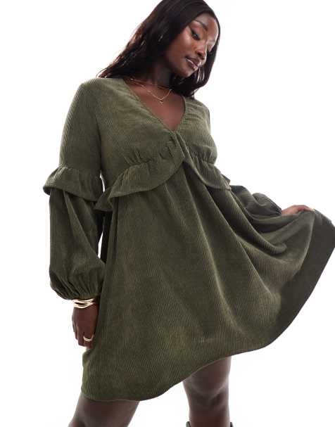 ASOS DESIGN Curve – Hänger-Minikleid aus Cord in intensivem Olivgrün mit Rüschendetail - view 1