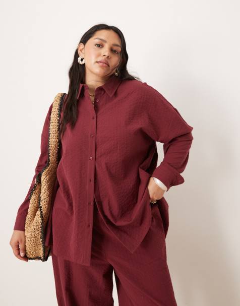 ASOS DESIGN Curve – Hemdbluse aus Seersucker in Burgunderrot mit Streifenmuster und Wickeldesign am Rücken, Kombiteil - view 1