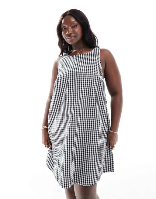 ASOS DESIGN Curve high neck swing mini linen sundress in mono gingham, 4 of 4