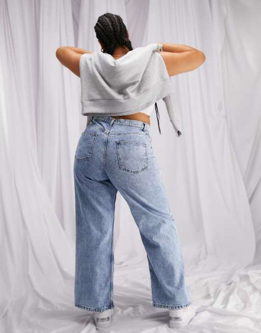ASOS DESIGN Curve high rise relaxed dad jeans in light wash, 3 of 4