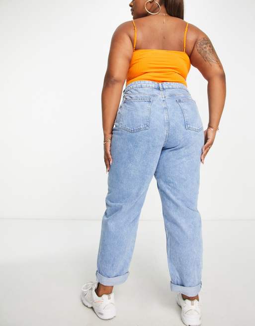 ASOS DESIGN Curve high rise relaxed mom jeans in light wash, 4 of 4