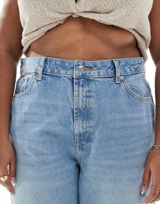 ASOS DESIGN Curve high rise relaxed mom jeans in lightwash with knee rips