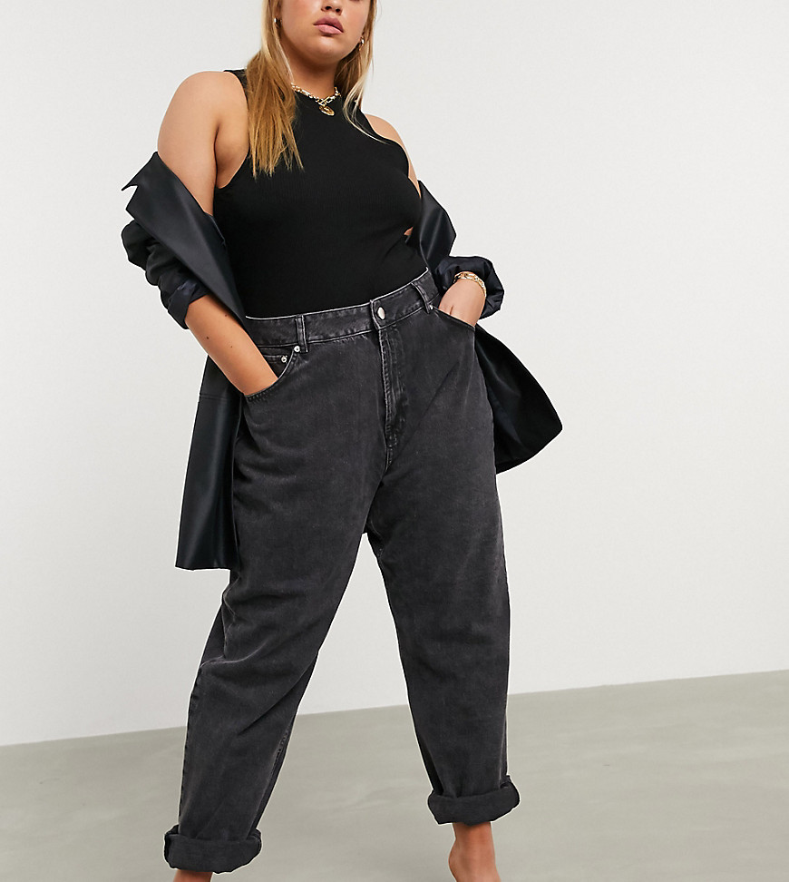 Plus-size jeans by ASOS DESIGN Part of our responsible edit Super high rise Zip fly Five-pocket design Double turn-up cuffs Sits on the ankle Oversized, tapered fit Cut loosely around the thigh with a tapered leg