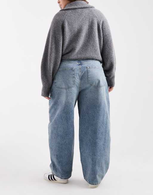 ASOS DESIGN Curve high waist barrel jeans in pale vintage wash, 2 of 5