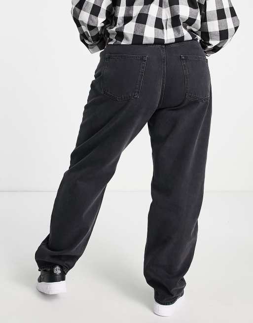 ASOS DESIGN Curve high waist slouchy mom jeans in washed black with rips, 3 of 4