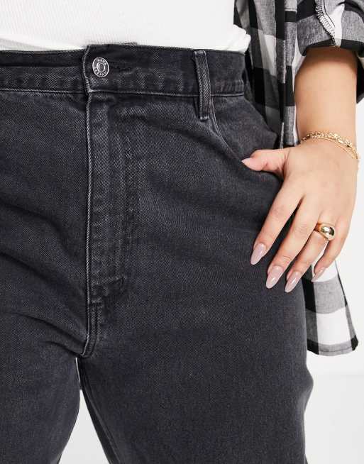 ASOS DESIGN Curve high waist slouchy mom jeans in washed black with rips, 4 of 4