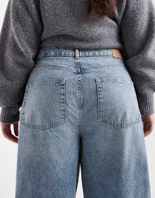 ASOS DESIGN Curve high waisted barrel jeans in pale vintage wash, 4 of 5