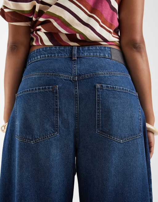 ASOS DESIGN Curve high waisted barrel leg jeans in dark wash blue, 4 of 5