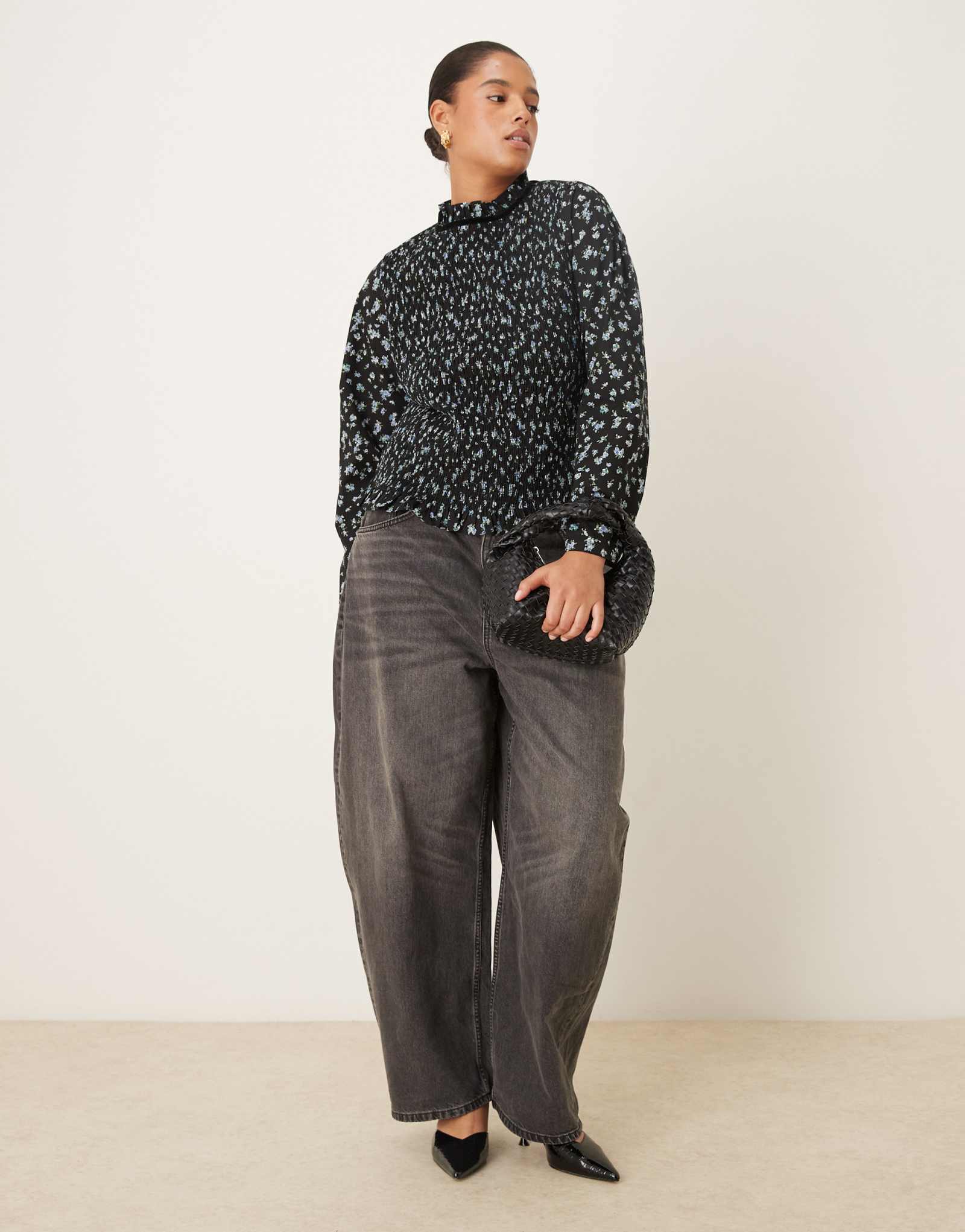 Джинсы-бочкообразки ASOS DESIGN Curve с завышенной талией, цвета постиранного древесного угля