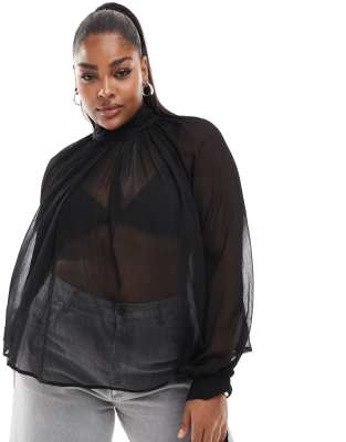 ASOS DESIGN Curve - Hochgeschlossene, transparente Bluse in Schwarz mit gebundenen Bündchen