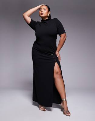 ASOS DESIGN Curve - Hochgeschlossenes, kurzärmliges Maxi-Bleistiftkleid in Schwarz mit Schlitz mit großen goldfarbenen K...