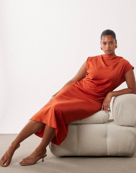 ASOS DESIGN Curve – Hochgeschlossenes Midikleid aus Satin in Rostrot mit Falten am Oberteil - view 1