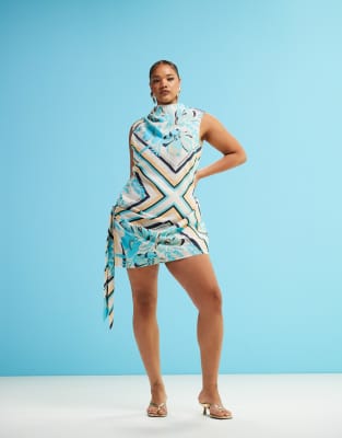 ASOS DESIGN Curve - Hochgeschlossenes Minikleid mit Halstuchprint und Drapierung-Bunt